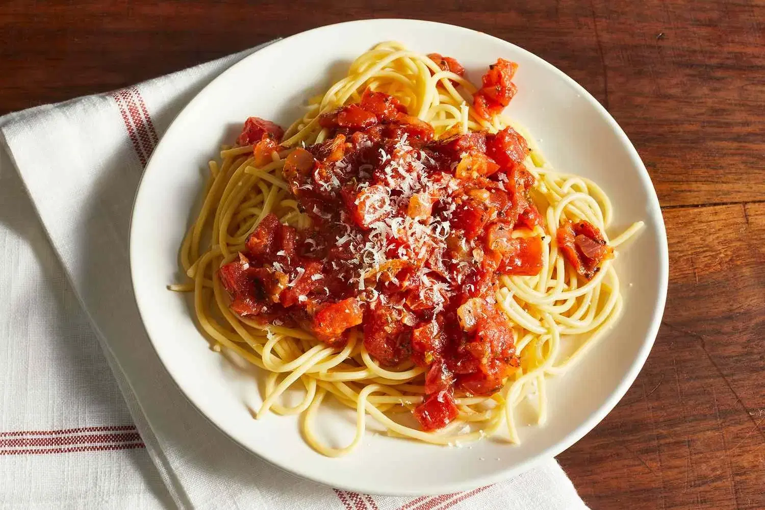 Spaghetti tomatoes sauce